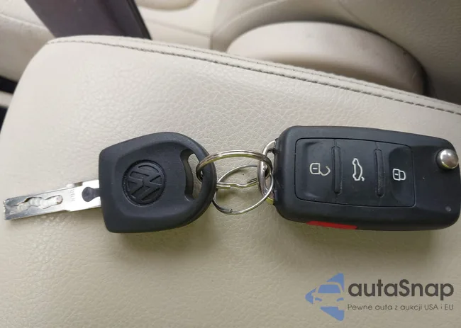 WVGBV7AX5HK019458: 42213880