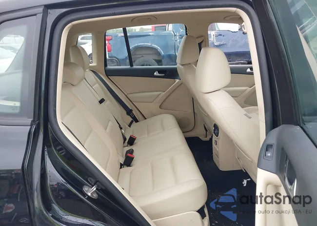 WVGBV7AX5HK019458: 42213880