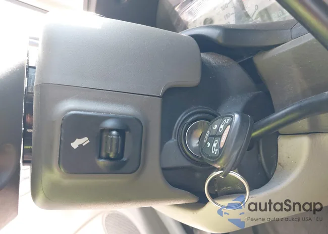 2D4GP44L25R377919: 42215903