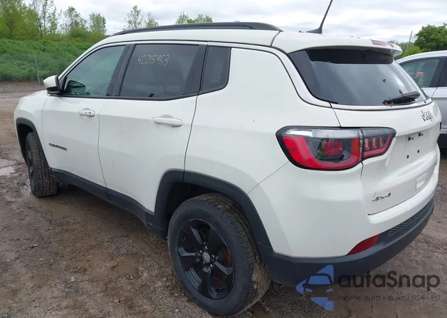 3C4NJDBB7JT128233: 42215953