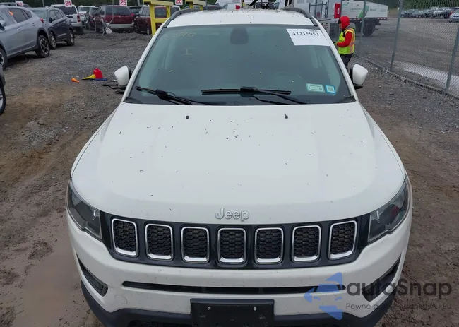 3C4NJDBB7JT128233: 42215953