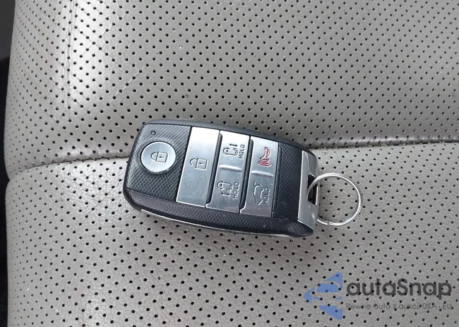 KNDMB5C13H6328499: 42216717