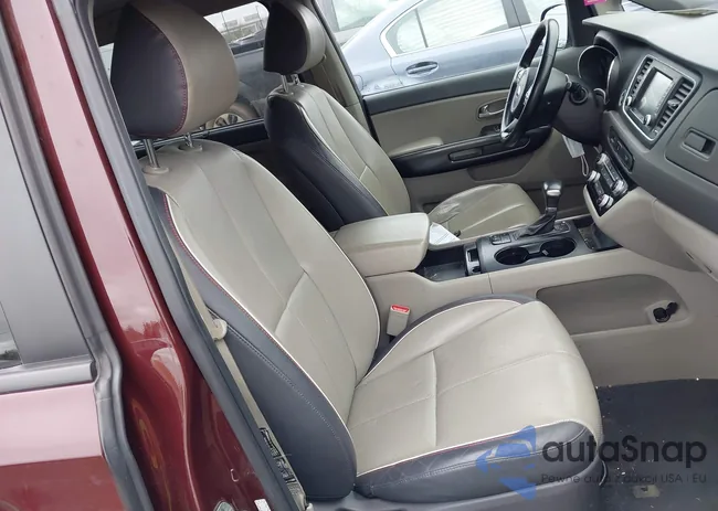 KNDMB5C13H6328499: 42216717