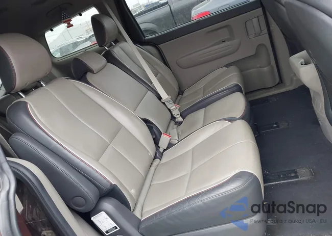 KNDMB5C13H6328499: 42216717