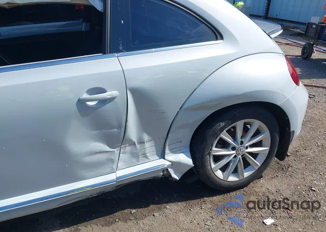 3VWJD7AT7JM714827: 42216745