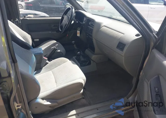 4S2CM58VXT4311760: 42217571