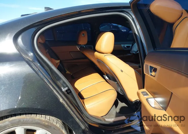 SAJWJ0EFXE8U27006: 42217762