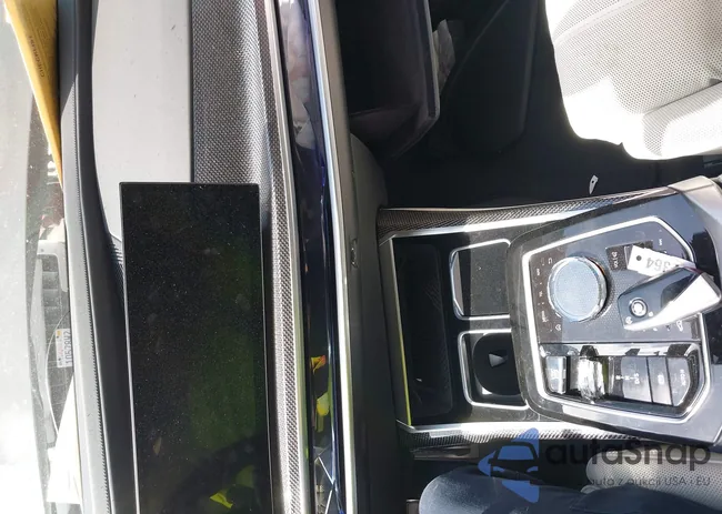 WBA33EJ02RCR81067: 42218646