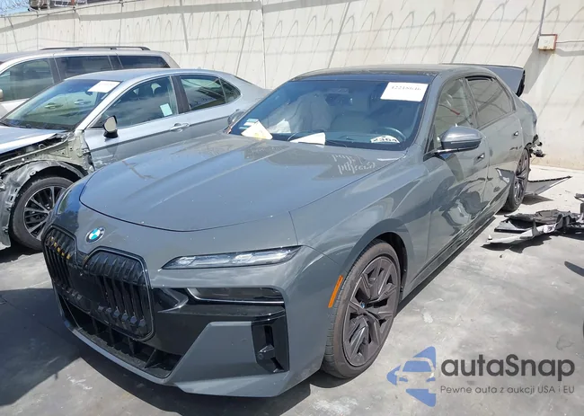 WBA33EJ02RCR81067: 42218646