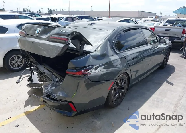 WBA33EJ02RCR81067: 42218646