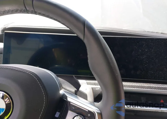 WBA33EJ02RCR81067: 42218646