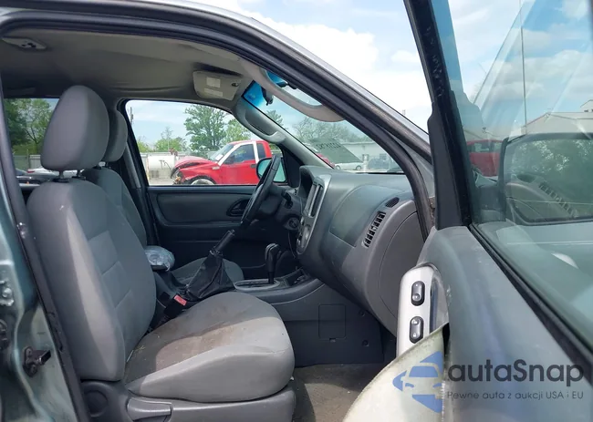 1FMYU93186KA84383: 42218782