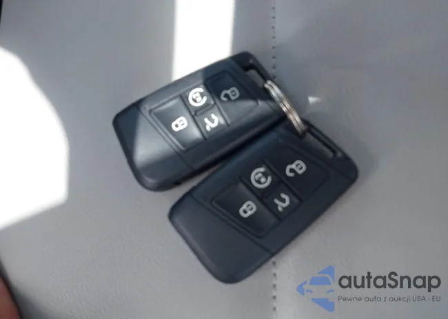 3VV4B7AXXMM084879: 42220896