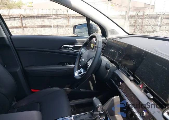 KNDPV3DF8R7313690: 42220064