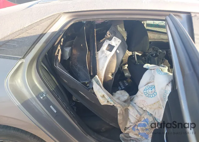 KMHLS4AG4NU321707: 42220076