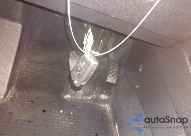 3VV2B7AX0JM047200: 42221523