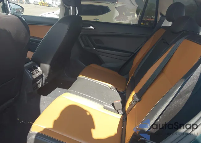 3VV2B7AX0JM047200: 42221523