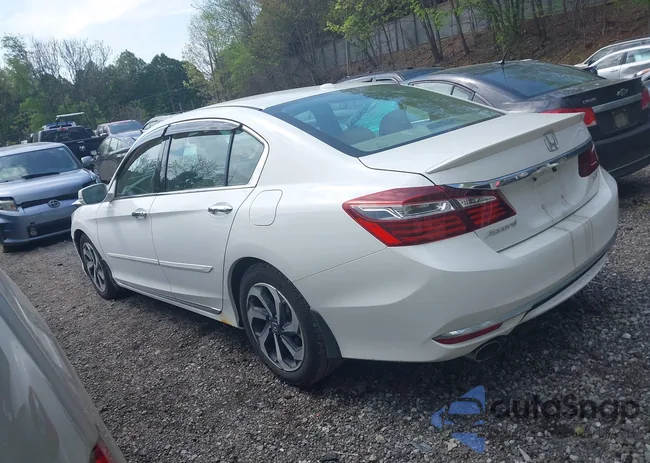 1HGCR3F87HA001008: 42221842