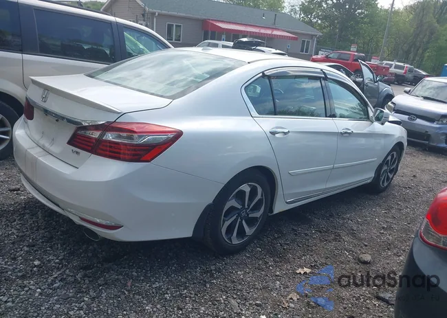 1HGCR3F87HA001008: 42221842