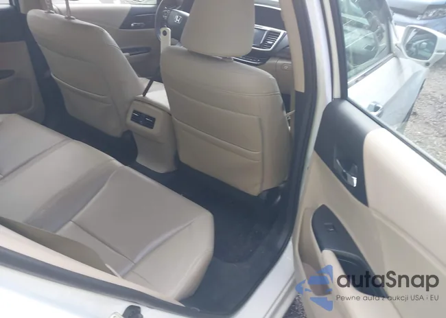 1HGCR3F87HA001008: 42221842