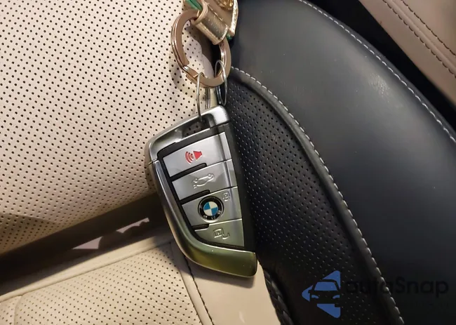 5UXCW2C07L9C19932: 42221916