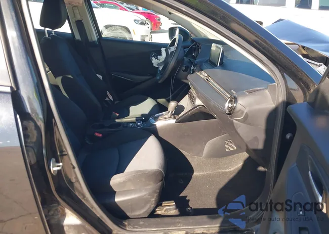 3MYDLBYV4HY174726: 42221987