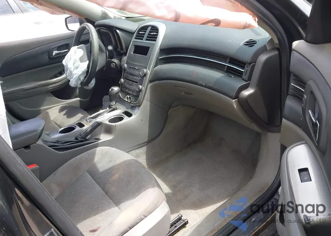 1G11B5SLXFF313641: 42222304