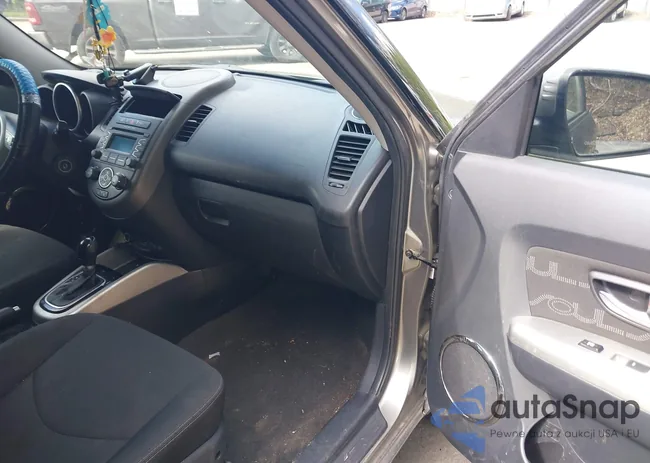 KNDJT2A64C7388050: 42223544