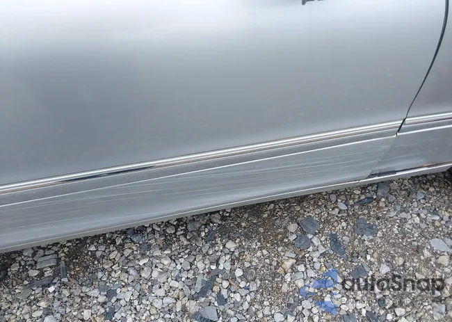 WDBRF61J81F074604: 42223558