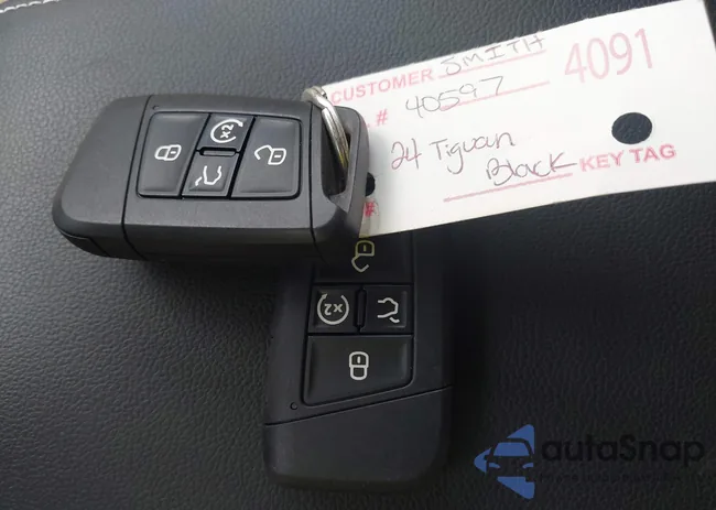 3VVMB7AX7RM042855: 42223748