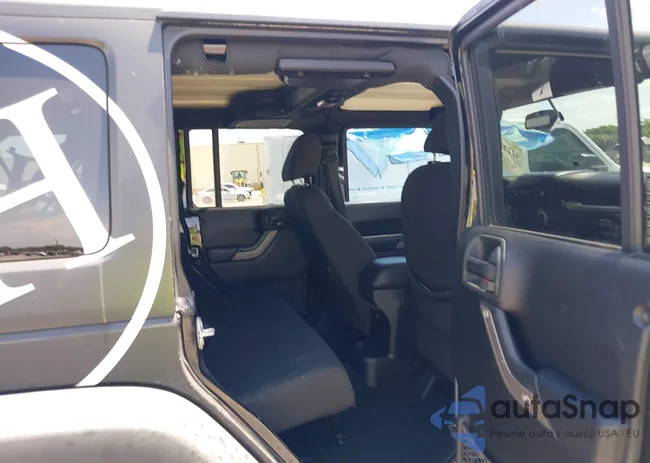 1C4BJWDG8GL329912: 42224625