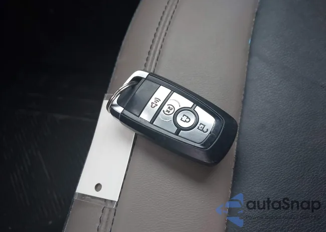 1FMEE5DP2NLA70127: 42224917