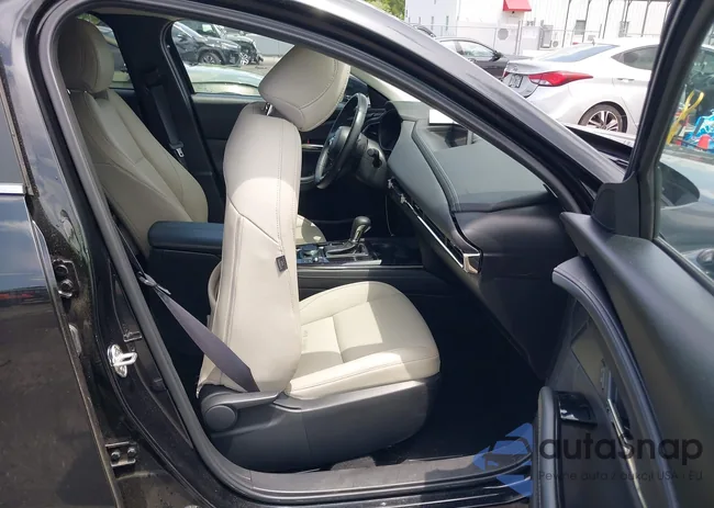 3MVDMBCM7PM549197: 42224977