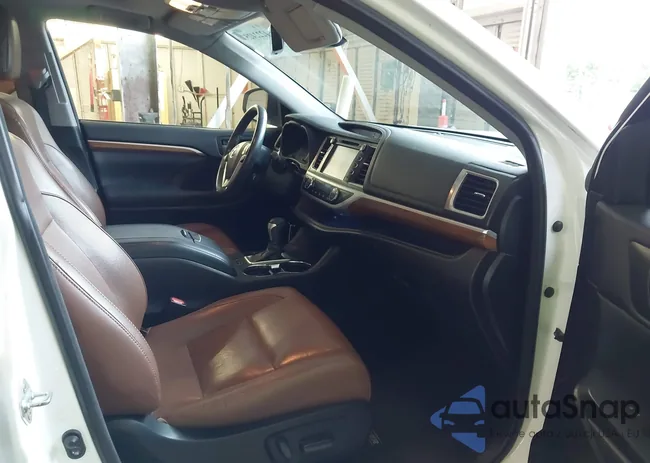 5TDDZRFH0JS813636: 42224257