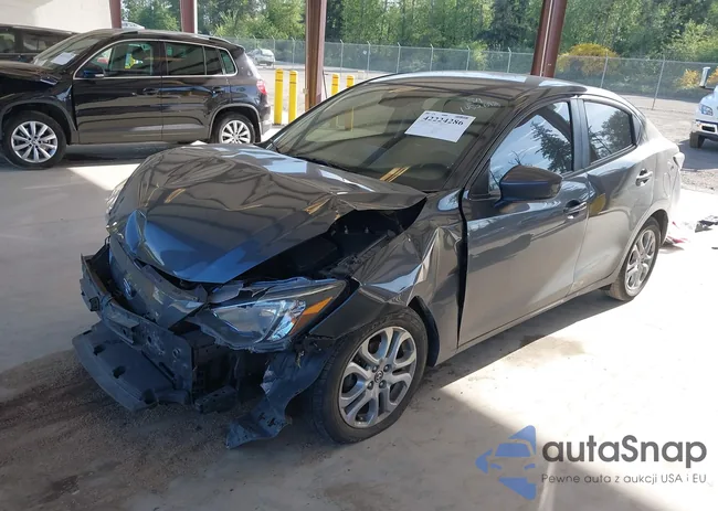 3MYDLBZV4GY103085: 42224286