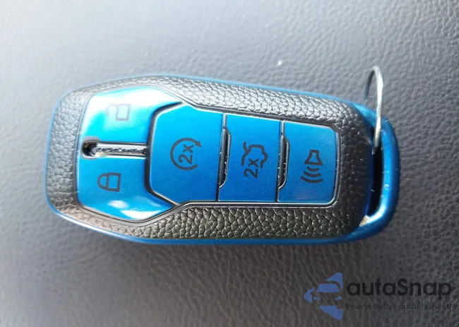 1FM5K8D82HGD51392: 42224352