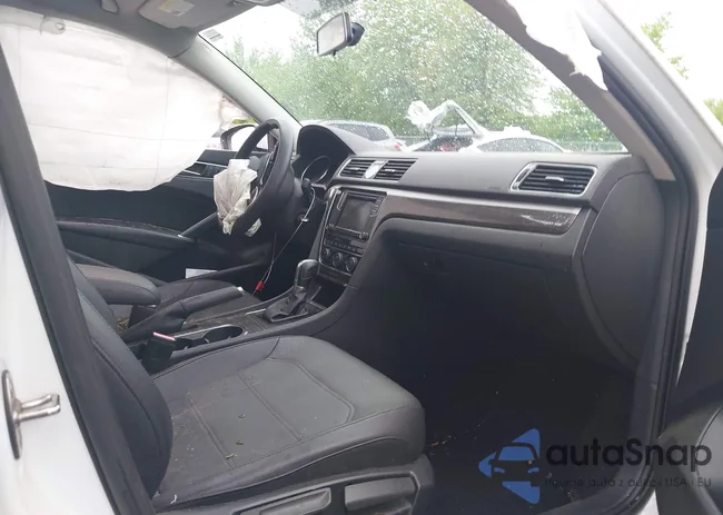 1VWBS7A31GC018050: 42226752