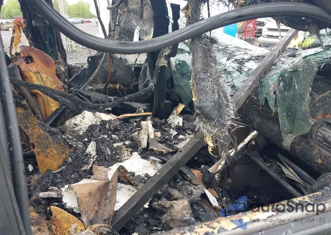 2C8GP64LX3R170571: 42226807