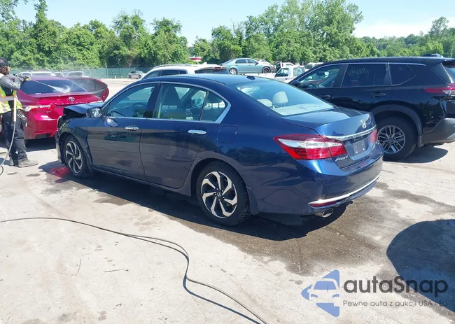 1HGCR3F89HA042157: 42226947