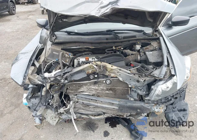 1HGCP2F4XAA042882: 42228032