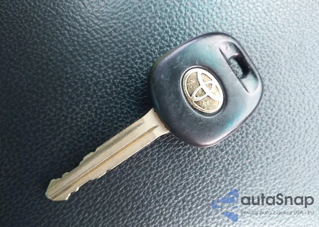 2T1BURHE1KC162813: 42228104