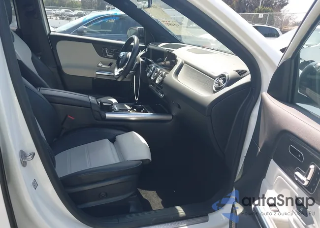 W1N4N4GB4MJ167939: 42228228