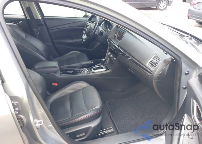 JM1GJ1W57E1112705: 42229777