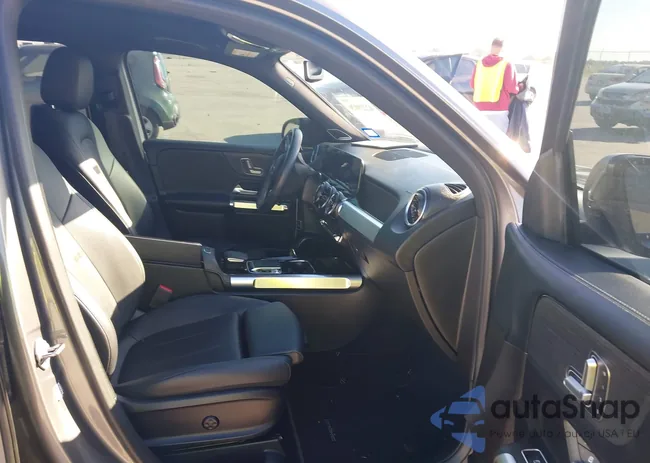 W1N4M4HBXLW041023: 42229826