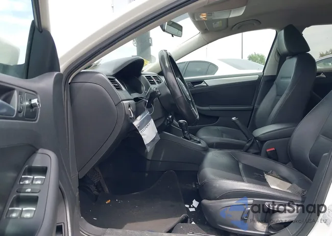 3VWDP7AJ8DM408355: 42229050