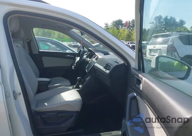 3VV3B7AX5JM070900: 42230597