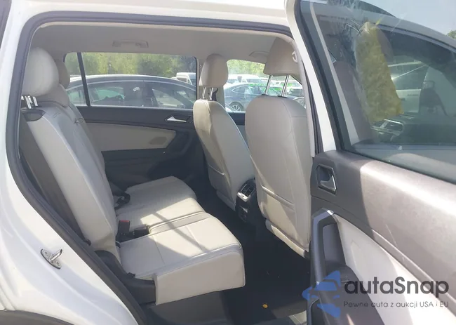 3VV3B7AX5JM070900: 42230597