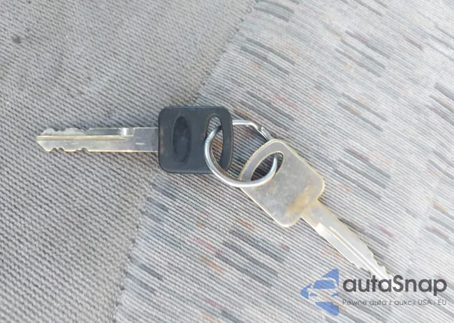 1FTNX21L7YEC32700: 42230855