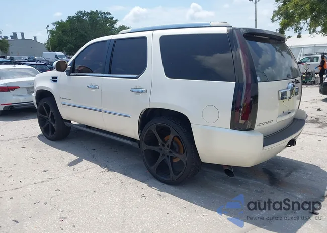 1GYEC63877R303276: 42230368