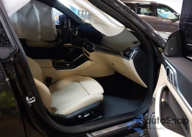 WBY33AW03RFR86974: 42231435